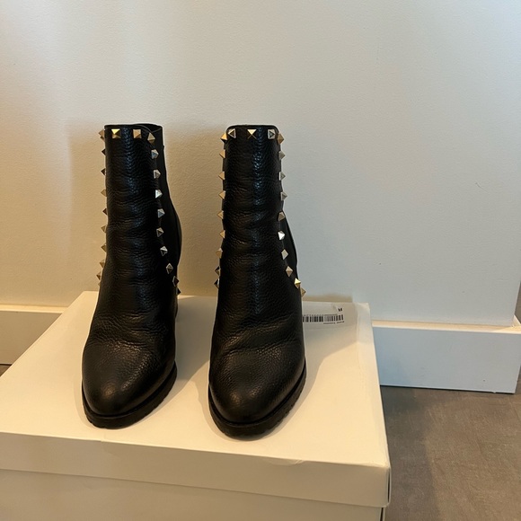 Valentino Rockstud Accents Leather Chelsea Boots - Picture 10 of 10